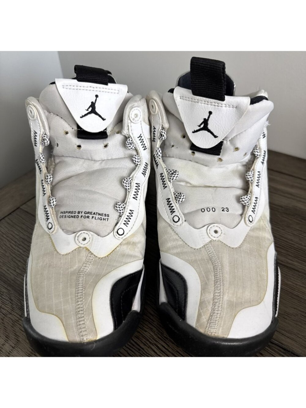 Air Jordan Aerospace 720 White & Black Sneakers Size 9 Mens Casual Comfort